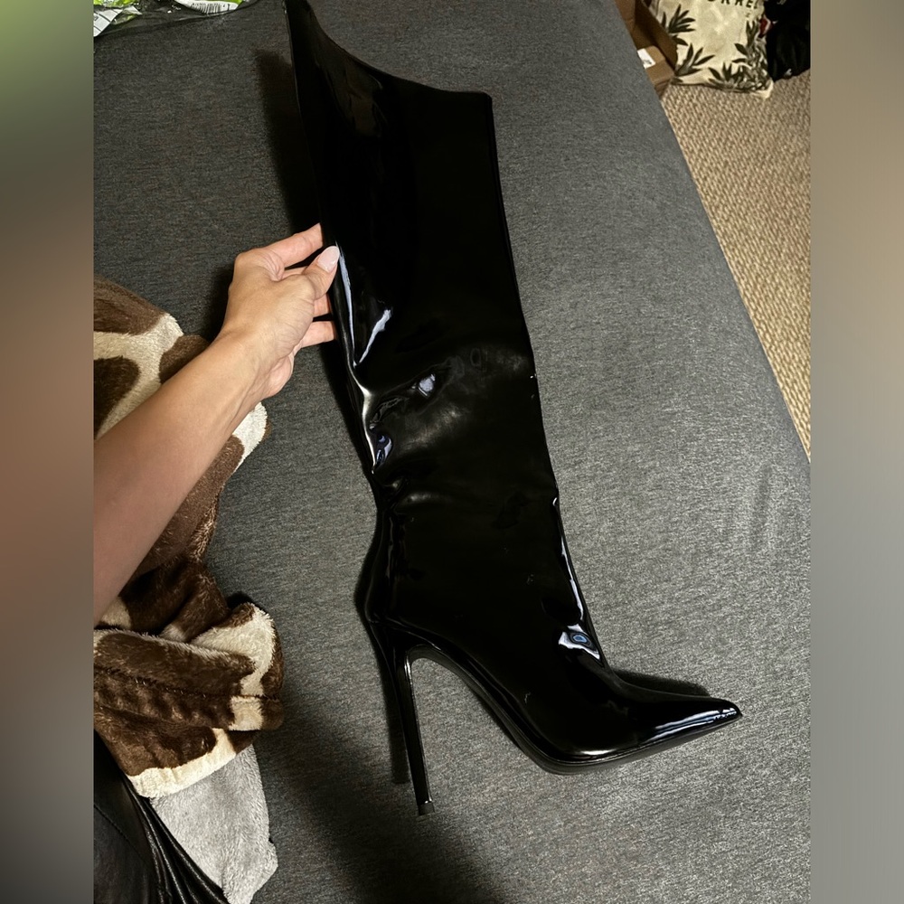 ASOS BLACK PATENT BOOTS - Picture 3 of 3